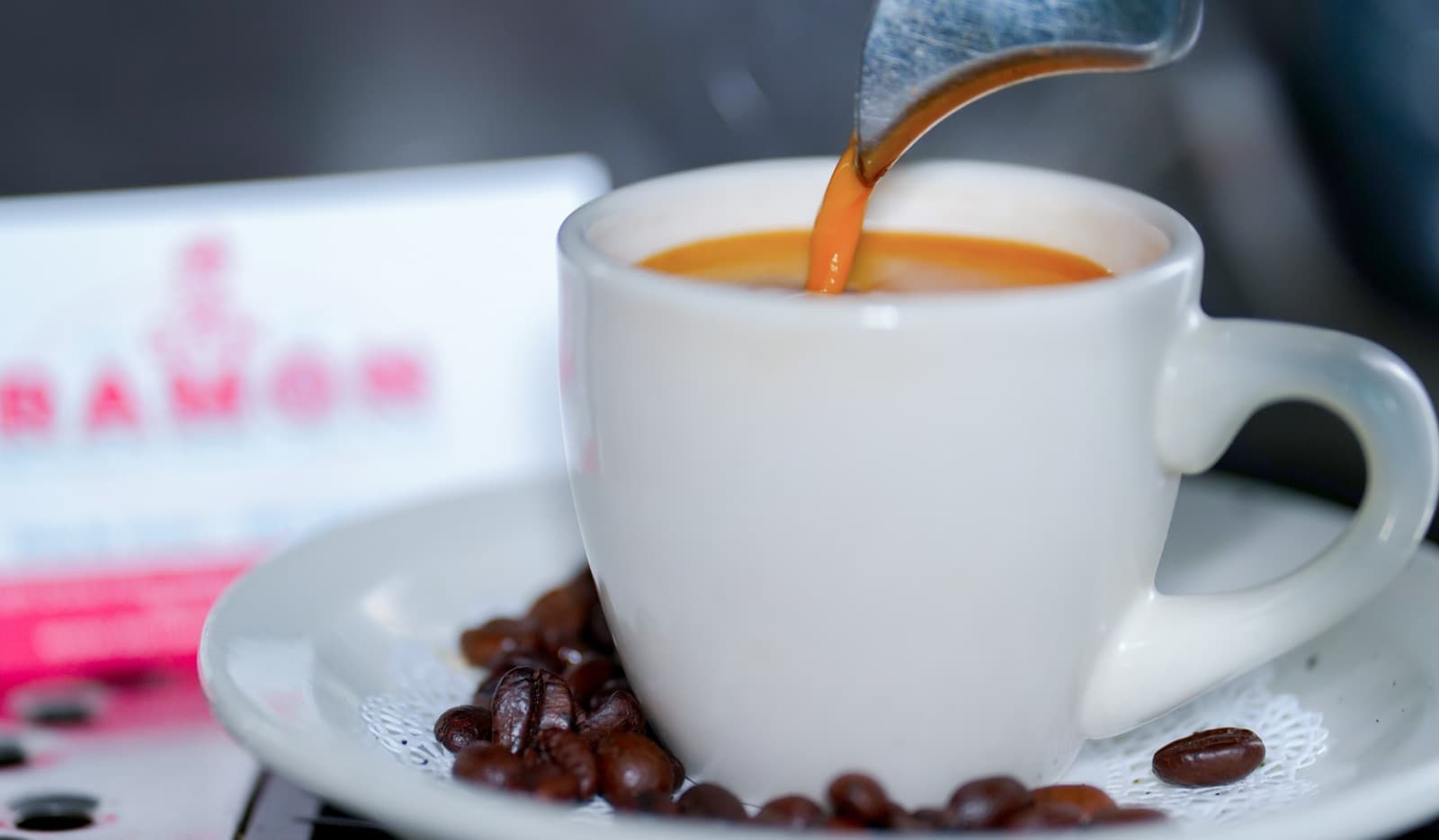 A café cubano pulled at the bar